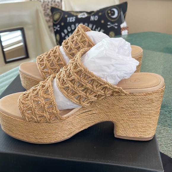 House of Harlow 1960 x REVOLVE Birdie Heel in Natural NWT - Picture 7 of 9